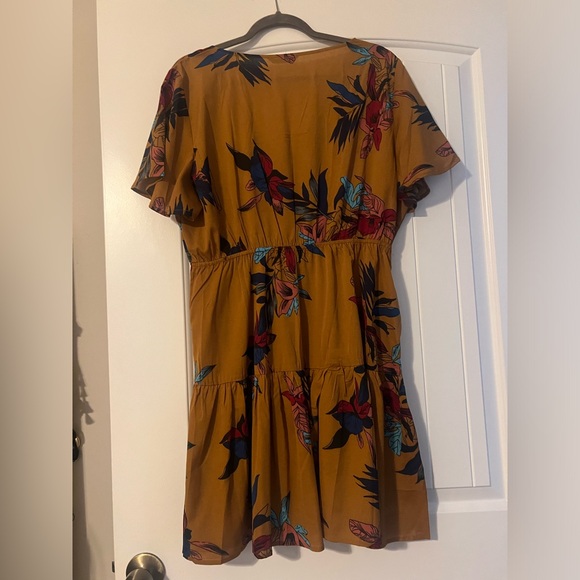 Pattern Retro Dress - Picture 2 of 3